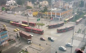 Bí ẩn Colombia (Bài 2): Xe buýt 'xuyên thiên niên kỷ'