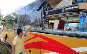 5 người say rượu ném đá xe khách có thể bị khởi tố