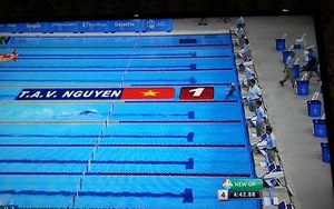 HCV nội dung 800m tự do: Ánh Viên bơi về đích, lập kỷ lục, chờ đối thủ bơi nốt