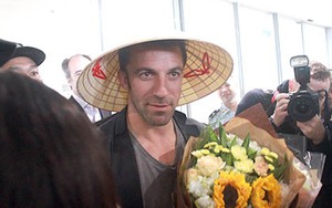 Alesssandro Del Piero đến Việt Nam: Vượt 1.600km bằng ô tô để đón Del Piero