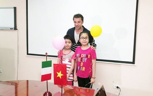 Alex Del Piero lấy tiền bán đấu giá xe Vespa ủng hộ Bệnh viện Nhi Trung ương