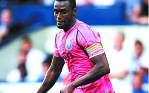 Vì sao Arsenal quyết tranh giành Martinez?