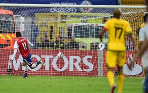Paraguay 1-0 Jamaica: Thủ môn Jamaica 'biếu' chiến thắng cho đối thủ