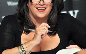 Người hâm mộ thất vọng với ‘50 sắc thái’ phần mới, chỉ trích E.L. James lười biếng