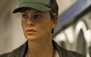 Phim mới của Charlize Theron còn “kinh dị” hơn cả Gone Girl