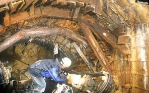 Quảng Nam: Dân nhận 830 triệu đồng đền bù vụ nổ mìn thi công đường hầm