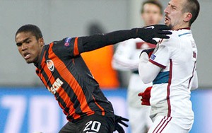 Bayern có khôn ngoan khi theo đuổi Douglas Costa?