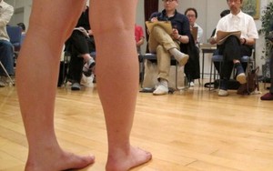 Lớp vẽ khỏa thân lột trần 'cuộc khủng hoảng trai tân' ở Nhật Bản