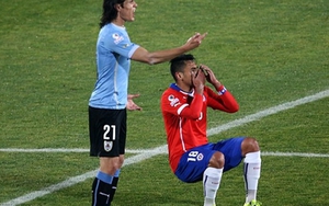 Cầu thủ quấy rối Edinson Cavani bị loại khỏi Copa America