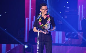 Bài hát Việt tháng 6: "Chiếc hôn phớt" lập "hat-trick"