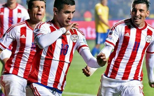 VIDEO: Thiago Silva lại ‘chơi bóng chuyền’, làm hại Brazil