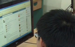 Làm gì khi con xem phim sex?