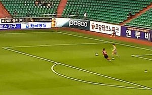 Thủ môn Hàn Quốc trả giá vì bắt chước Manuel Neuer