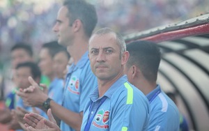 Nói không với HLV Lê Thụy Hải và Dusit, bầu Đức chờ đến bao giờ?