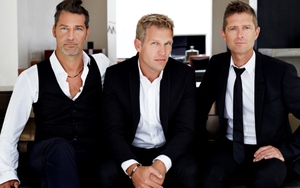 Mời sao ngoại về Việt Nam: Nguy cơ lỗ mà vẫn làm?