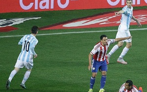 Javier Pastore ghi bàn giúp Argentina dẫn trước Paraguay 2-0
