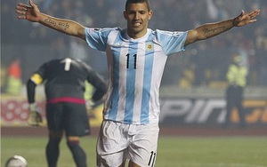 Aguero ghi bàn vào lưới Paraguay, nâng tỉ số lên 5-1 cho Argentina