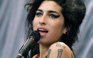 'Mốt' tiêu hủy... tác phẩm của các nghệ sĩ lớn