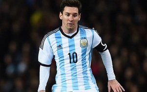 Người nhà Messi bị CĐV Chile tấn công ngay trên sân