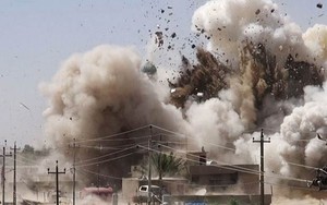 VIDEO: IS hành quyết 25 binh sĩ, Mỹ không kích đáp trả, 30 người thiệt mạng