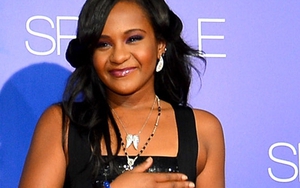 Chồng cũ Whitney Houston dọa đánh kẻ tung ảnh con gái hấp hối