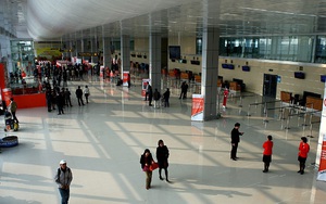 'Ra quân' ngăn chặn nhân viên, tiếp viên hàng không buôn lậu