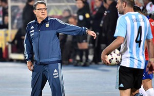 Argentina trắng tay vì Tata Martino quá kém!