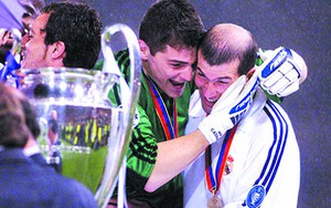 Iker Casillas: Trái tim của 'Galacticos' vẫn phải ra đường!