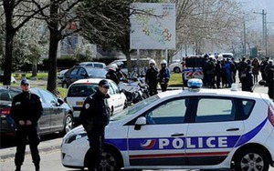 Pháp can thiệp nhanh, giải cứu thành công nhiều người bị bắt làm con tin ở Paris