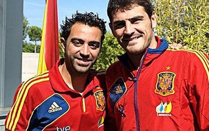 Xavi chỉ trích Real Madrid thiếu tôn trọng Casillas
