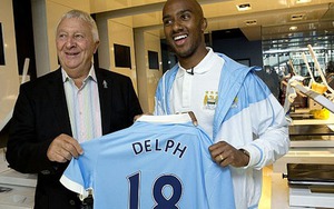 Fabian Delph CHÍNH THỨC gia nhập Man City sau khi thề thốt... trung thành với Villa