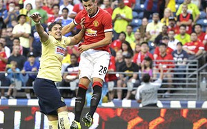 Morgan Schneiderlin ghi bàn ngay trận ra mắt Man United: Lời giải cho bài toán tiền vệ trụ