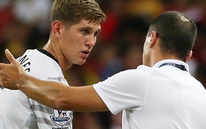 HLV Everton nổi cáu với cách Mourinho chèo kéo John Stones