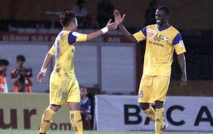 Người hùng Phi Sơn giúp SLNA hạ 'Vua sân khách'