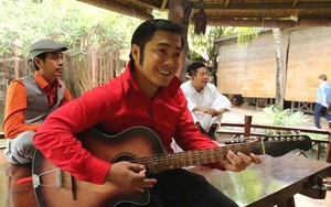 Lý Hùng 'tái xuất' trong hình dáng vua rock Elvis Presley