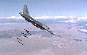 Mỹ 'đánh rơi' bom nhầm chỗ, 10 lính Afghanistan thiệt mạng