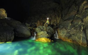 Chiêm ngưỡng vẻ đẹp bí hiểm của những hang động mới được khai phá tại Phong Nha - Kẻ Bàng