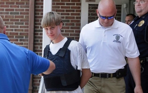 Sát thủ Mỹ 21 tuổi xả súng giết người da màu: đối diện với 33 tội danh và 1 án tử