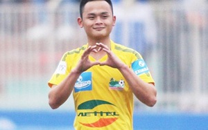 VIDEO: Quốc Phương lập 'siêu phẩm' ở góc cực hẹp vào lưới Hà Nội T&T