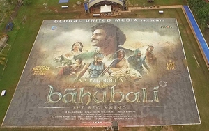 Áp-phích phim sử thi Ấn Độ Baahubali lập kỷ lục Guinness Thế giới