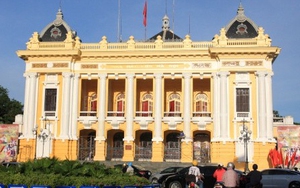 Bộ VH,TT&DL: Dư luận bức xúc hơi vội vã trong việc sơn lại Nhà Hát Lớn