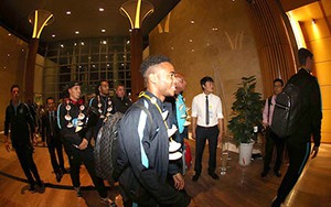 Man City đến Việt Nam: Nụ cười cao hơn mâm cỗ