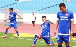 Công Vinh đau nhẹ trong buổi tập thứ hai của tuyển Việt Nam