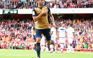 Khai mạc Emirates Cup, Arsenal thắng đậm, vẫn lo hàng công