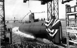 Tàu ngầm hạt nhân đầu tiên trên thế giới USS Nautilus và cuộc chạy đua dưới lớp băng vĩnh cửu