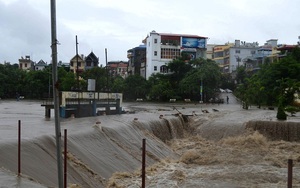 Quảng Ninh: Mưa kéo dài nhưng lượng mưa đã giảm, trung tâm TP Uông Bí ngập sâu