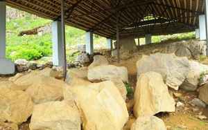 Thành Nhà Hồ: Phát hiện đạn đá, mũi tên sắt, đá xây thành khối lớn...