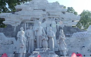 Giá trị tượng đài không ở sự hoành tráng!