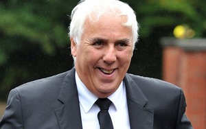 Cha của 2 cựu danh thủ Gary và Phil Neville đang chống chọi với Tử thần