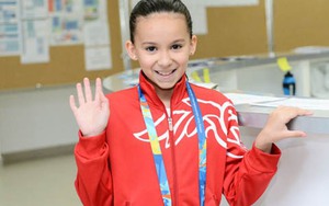 Cô bé 10 tuổi chính thức trở thành VĐV trẻ nhất trong lịch sử giải VĐ bơi lội thế giới